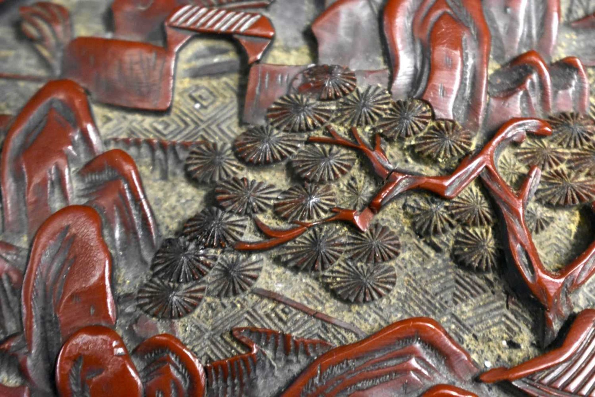 A FINE LARGE 19TH CENTURY CHINESE CARVED CINNABAR LACQUER CIRCULAR BOX AND COVER decorated all - Image 6 of 9