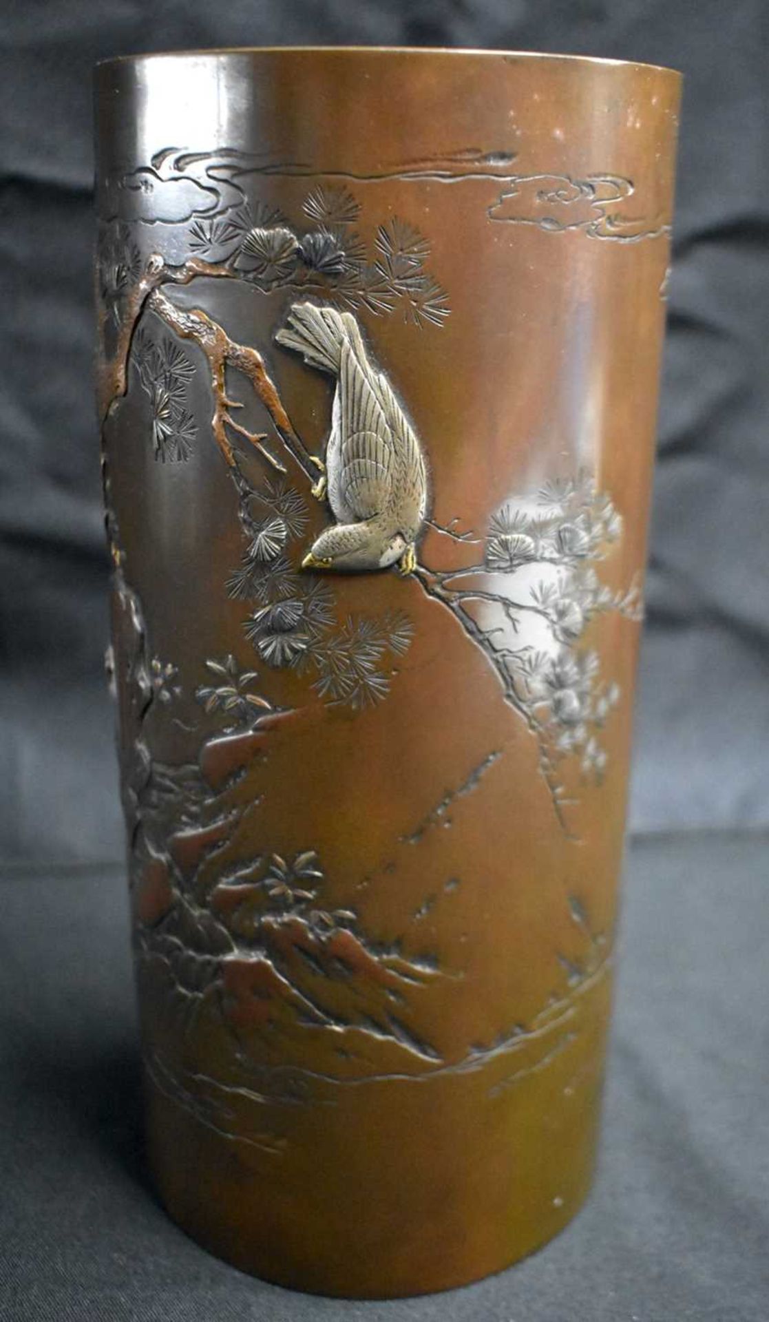 AN UNUSUAL 19TH CENTURY JAPANESE MEIJI PERIOD BRONZE SILVER ONLAID NAGOYA VASE of cylindrical - Image 6 of 10