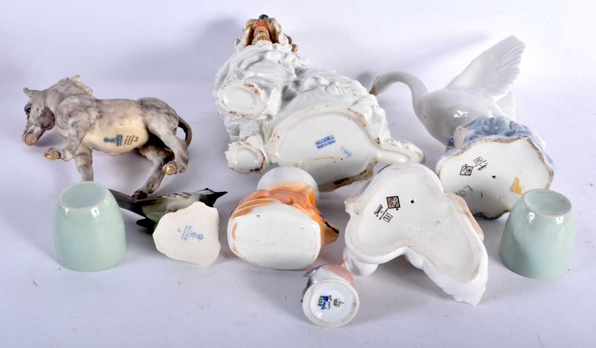 ASSORTED CERAMICS including a Nao swan etc. Largest 21 cm x 10 cm. (qty) - Image 3 of 3