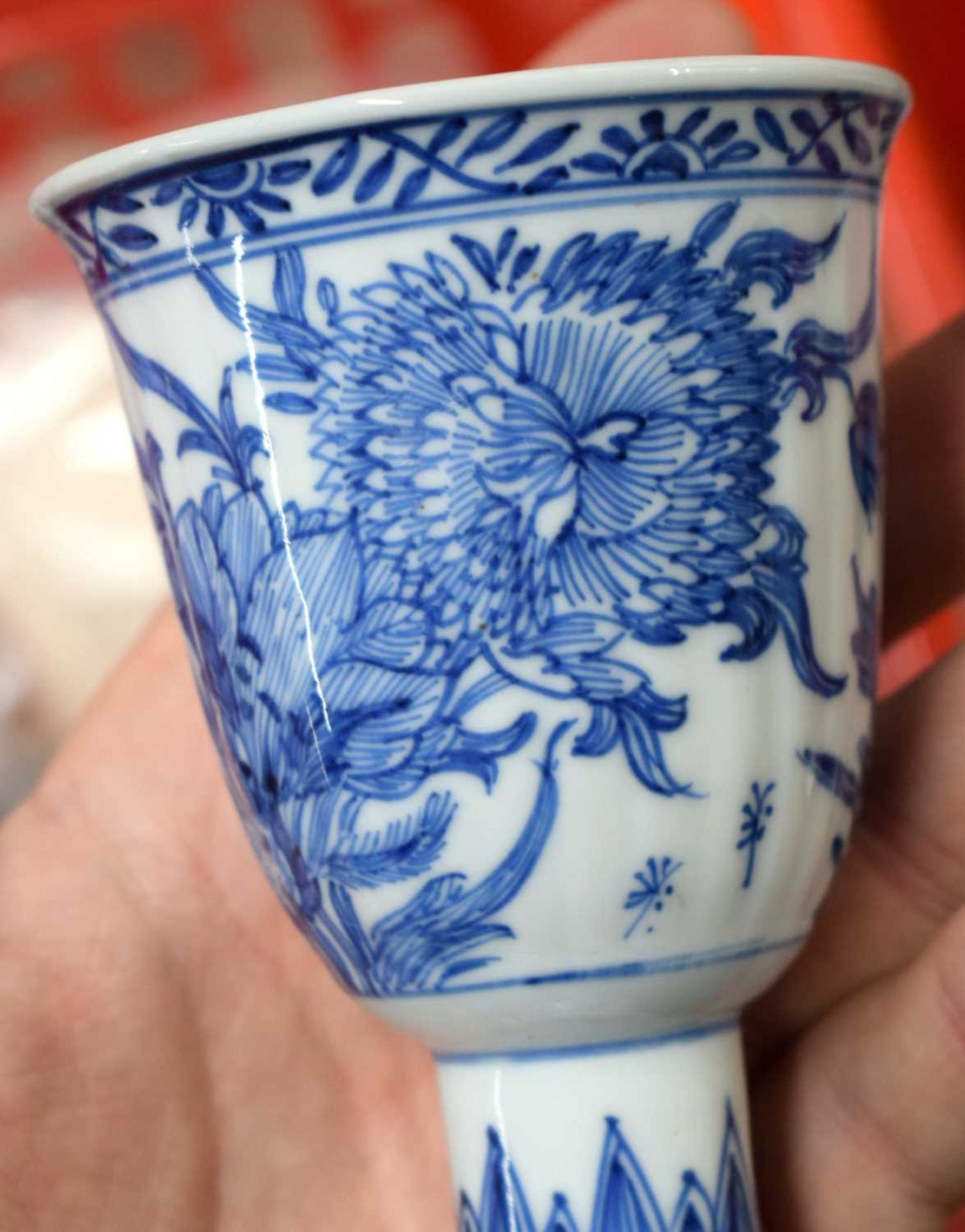 A RARE 17TH CENTURY CHINESE BLUE AND WHITE RIBBED PORCELAIN BEAKER Kangxi, painted with flowers - Image 11 of 18