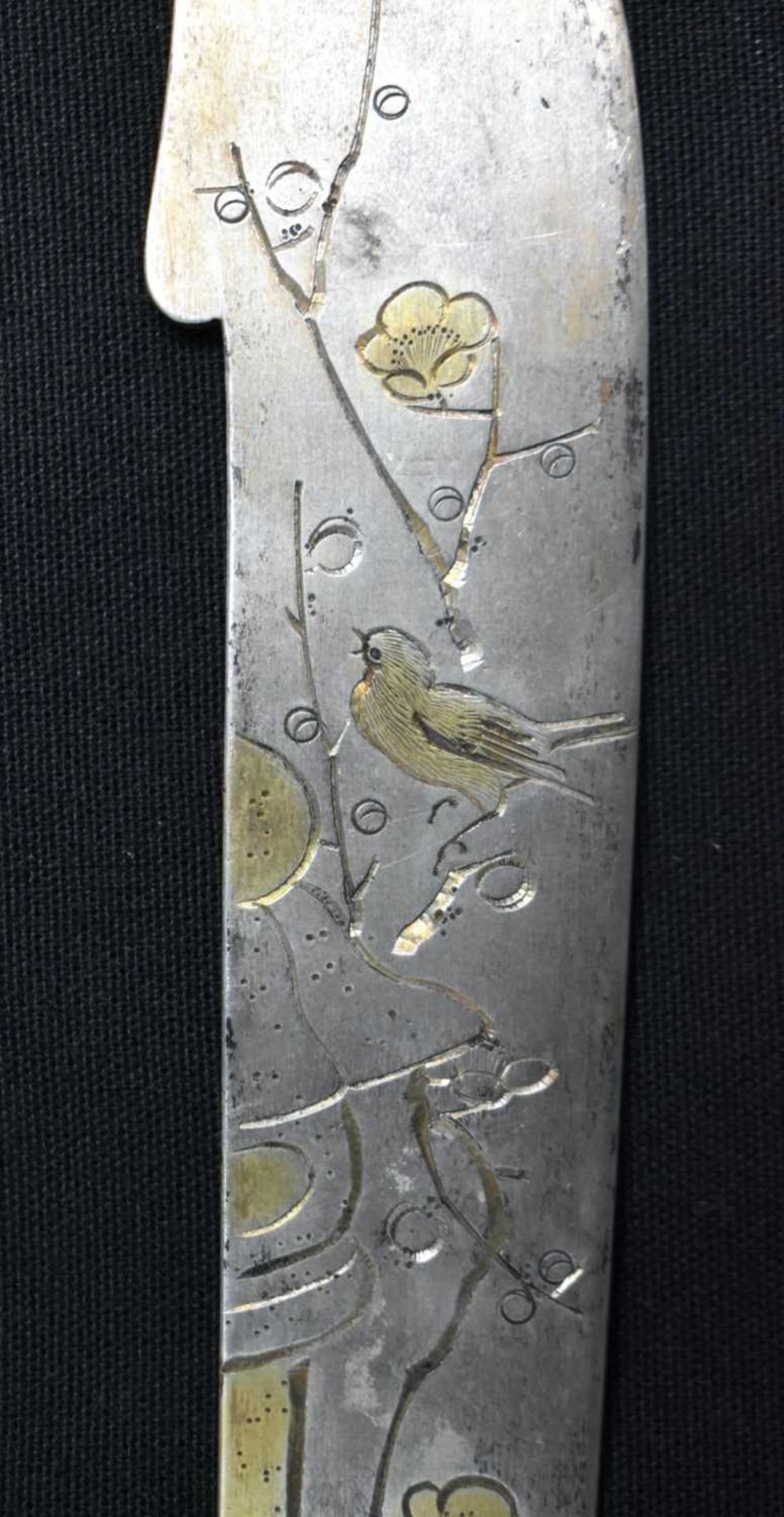 A 19TH CENTURY JAPANESE MEIJI PERIOD MIXED METAL PAPER KNIFE formed with carp under trailing reeds - Image 9 of 10