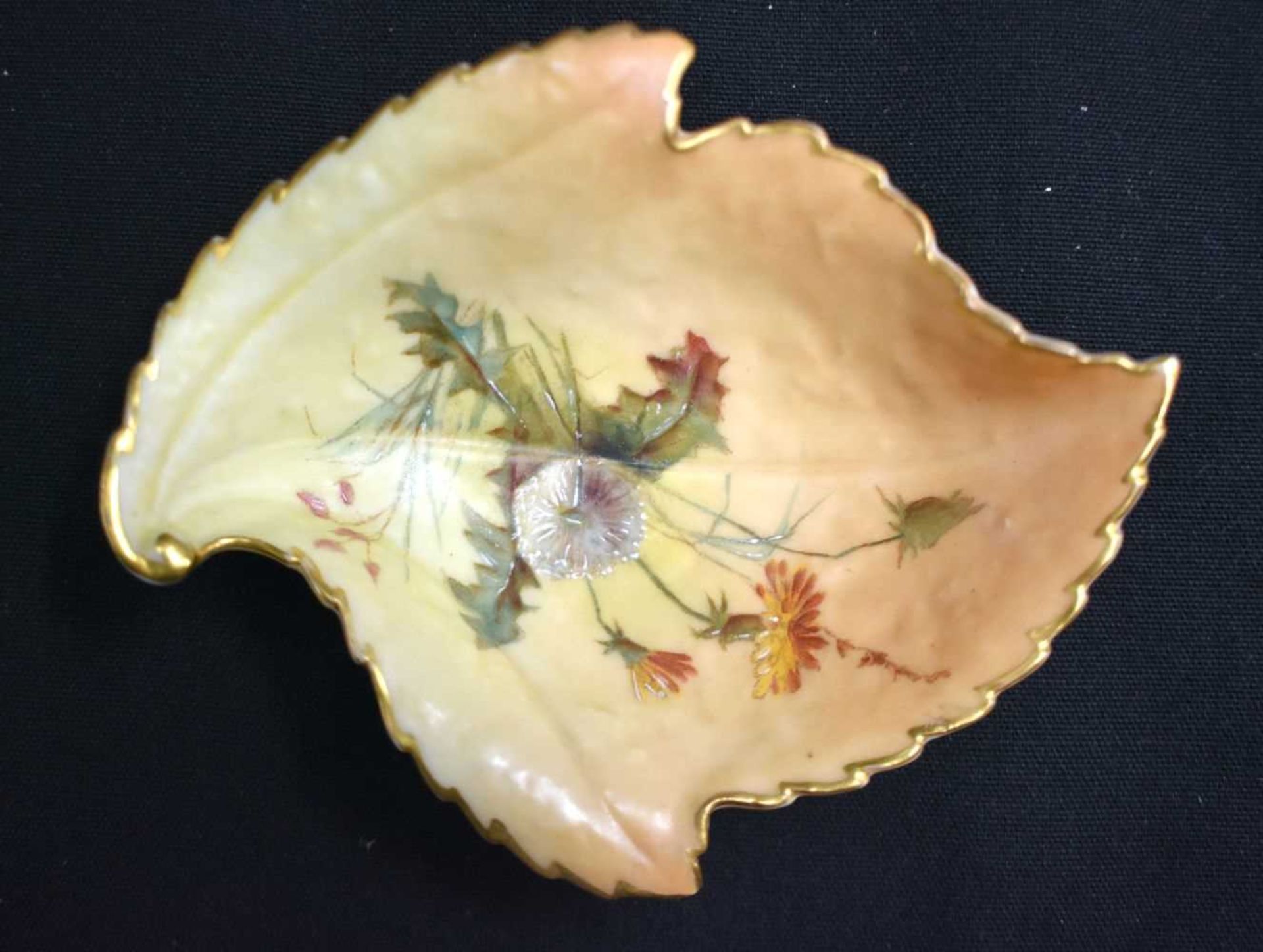 A ROYAL WORCESTER FRUIT PAINTED PORCELAIN SCALLOPED PLATE by Lockyer, together with a blush ivory - Image 2 of 33