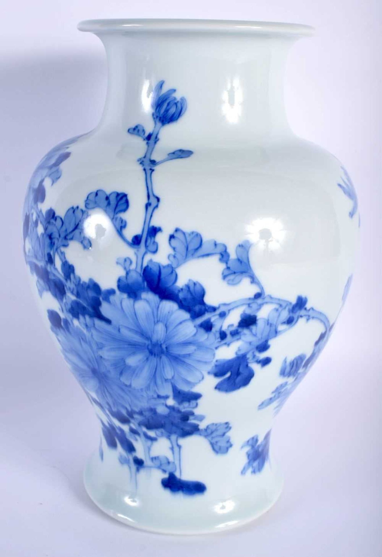 A FINE EARLY 20TH CENTURY JAPANESE MEIJI PERIOD PORCELAIN VASE by Makuzu Kozan C1910-1915, painted - Image 3 of 7