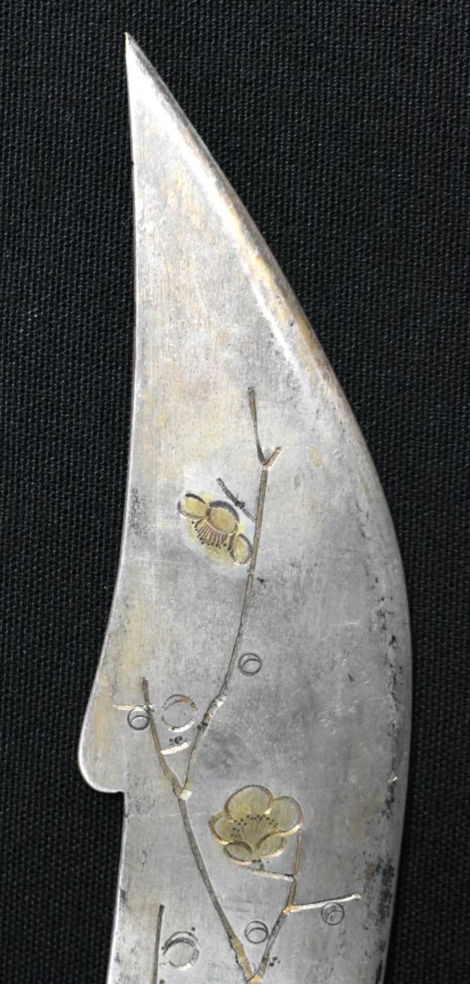 A 19TH CENTURY JAPANESE MEIJI PERIOD MIXED METAL PAPER KNIFE formed with carp under trailing reeds - Image 10 of 10