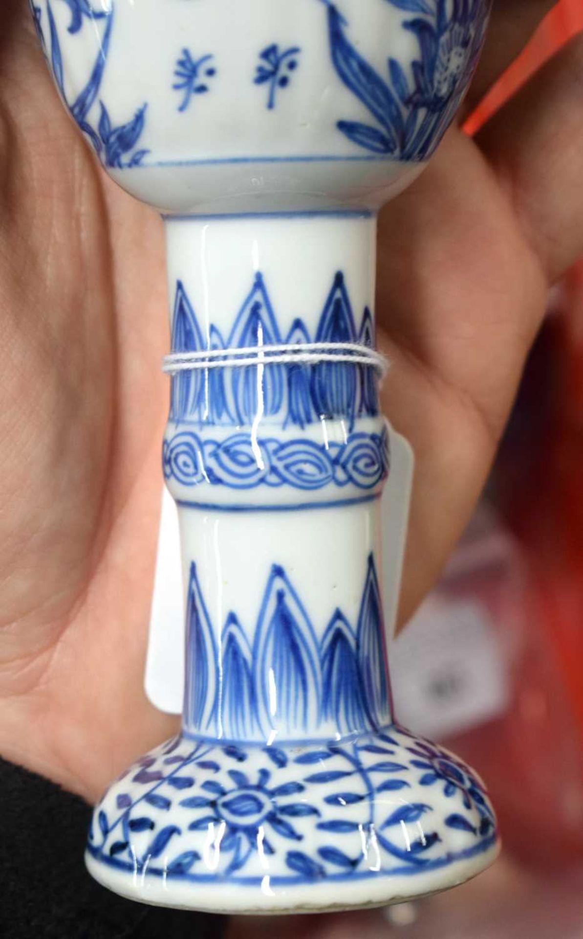 A RARE 17TH CENTURY CHINESE BLUE AND WHITE RIBBED PORCELAIN BEAKER Kangxi, painted with flowers - Image 12 of 18