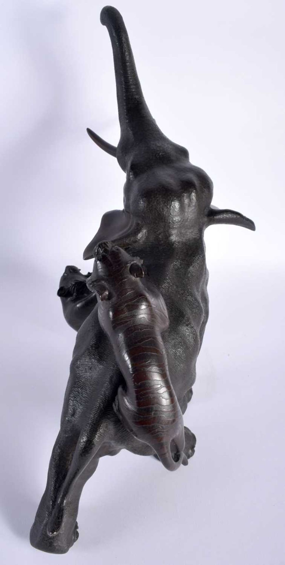 A LARGE 19TH CENTURY JAPANESE MEIJI PERIOD BRONZE OKIMONO modelled as an elephant and tiger upon a - Image 5 of 9
