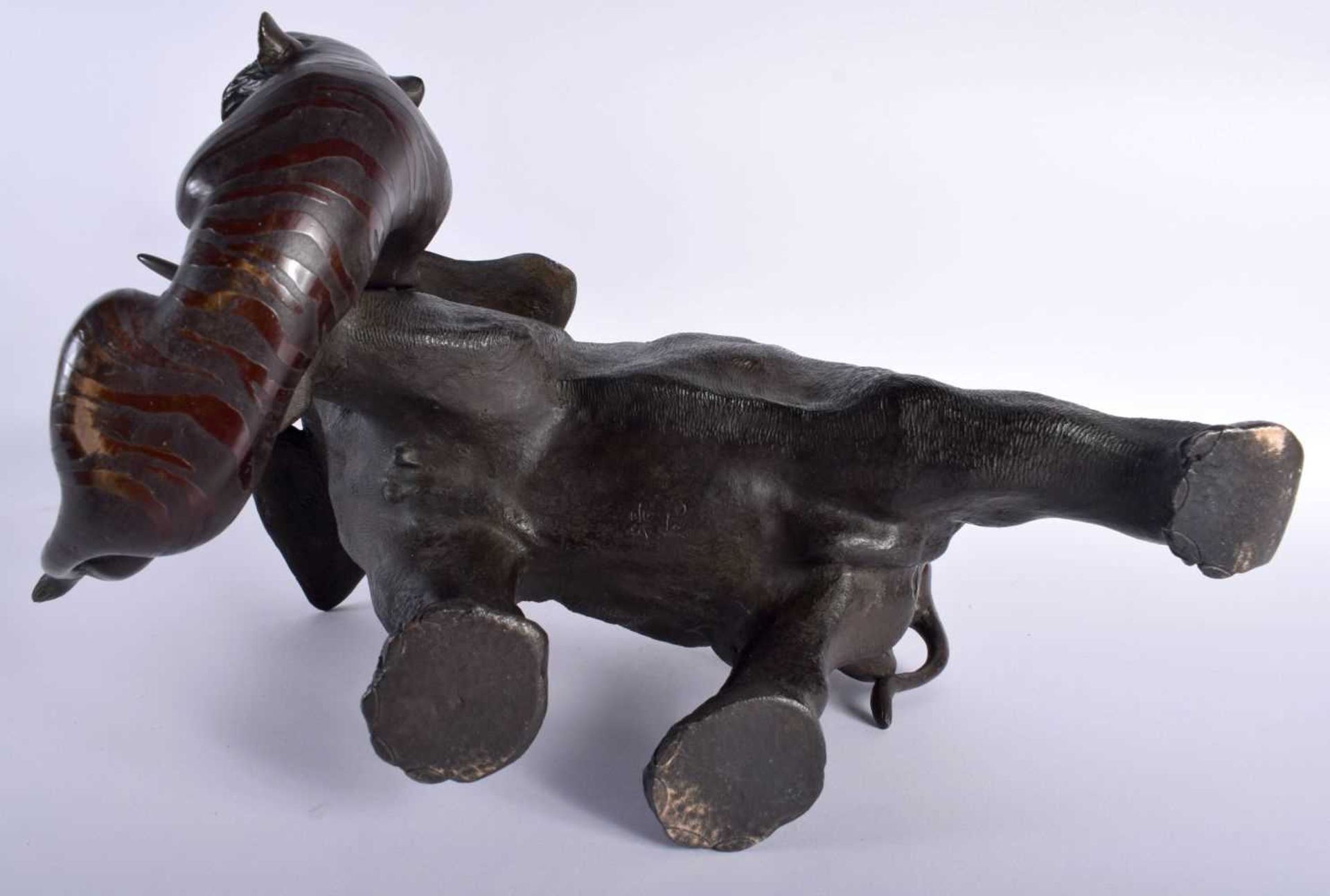 A LARGE 19TH CENTURY JAPANESE MEIJI PERIOD BRONZE OKIMONO modelled as an elephant and tiger upon a - Image 9 of 9