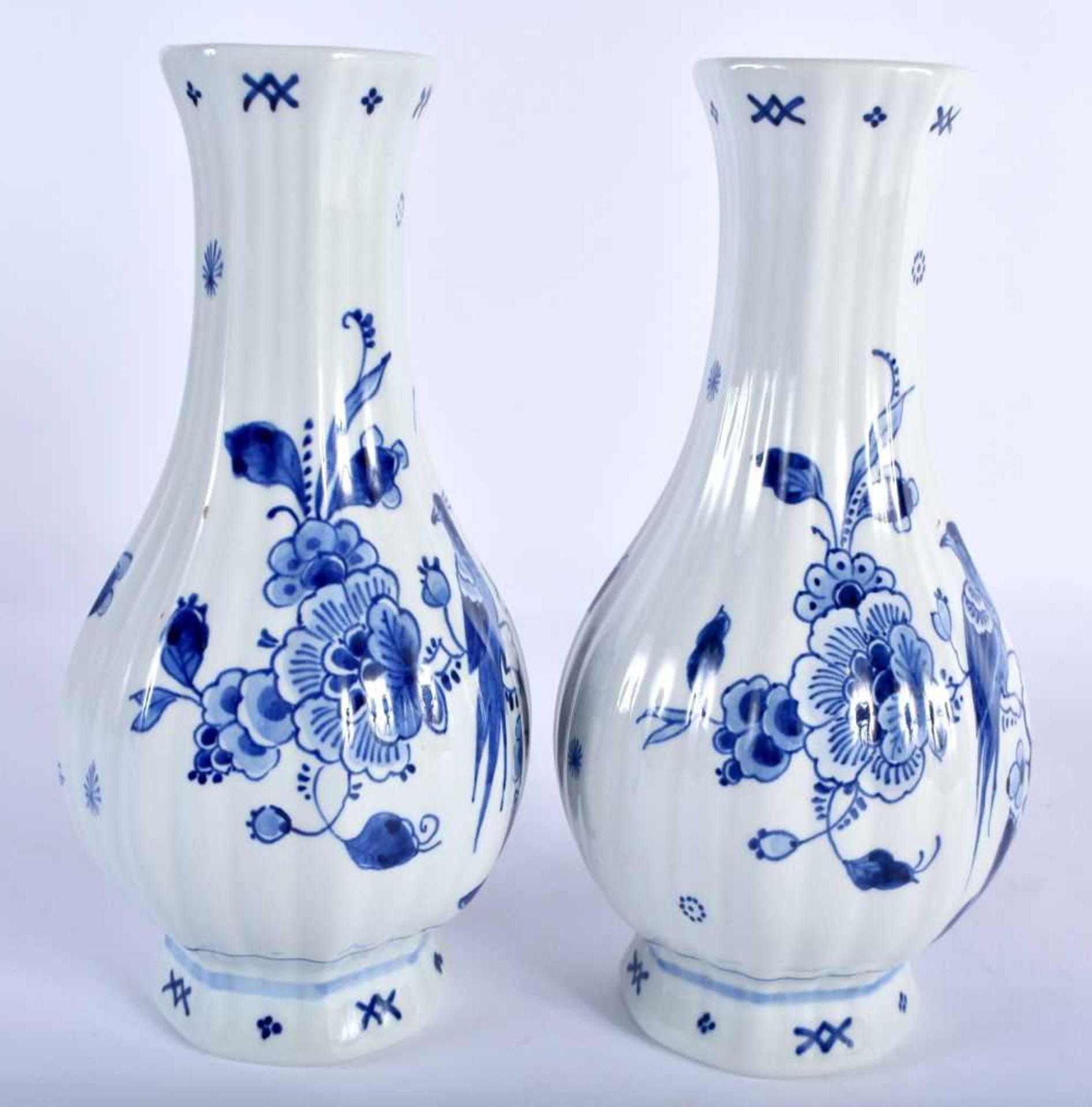 ASSORTED DUTCH DELFT BLUE AND WHITE POTTERY. Largest 19 cm high. (4) - Image 3 of 12