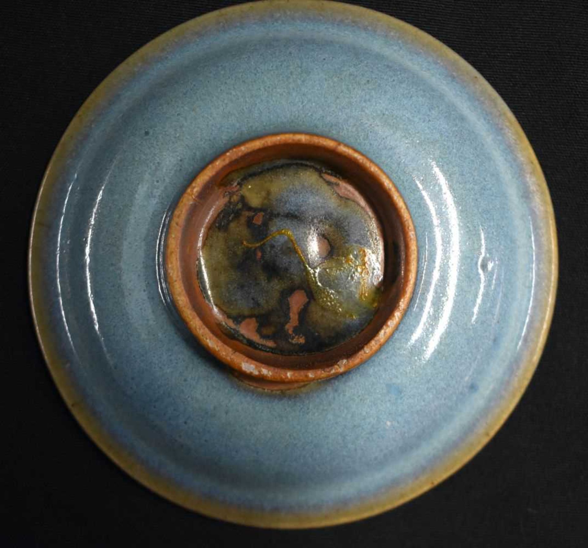 A CHINESE JUNYAO PURPLE-SPLASHED STONEWARE DISH probably Song/Yuan dynasty, with shallow rounded - Image 6 of 6