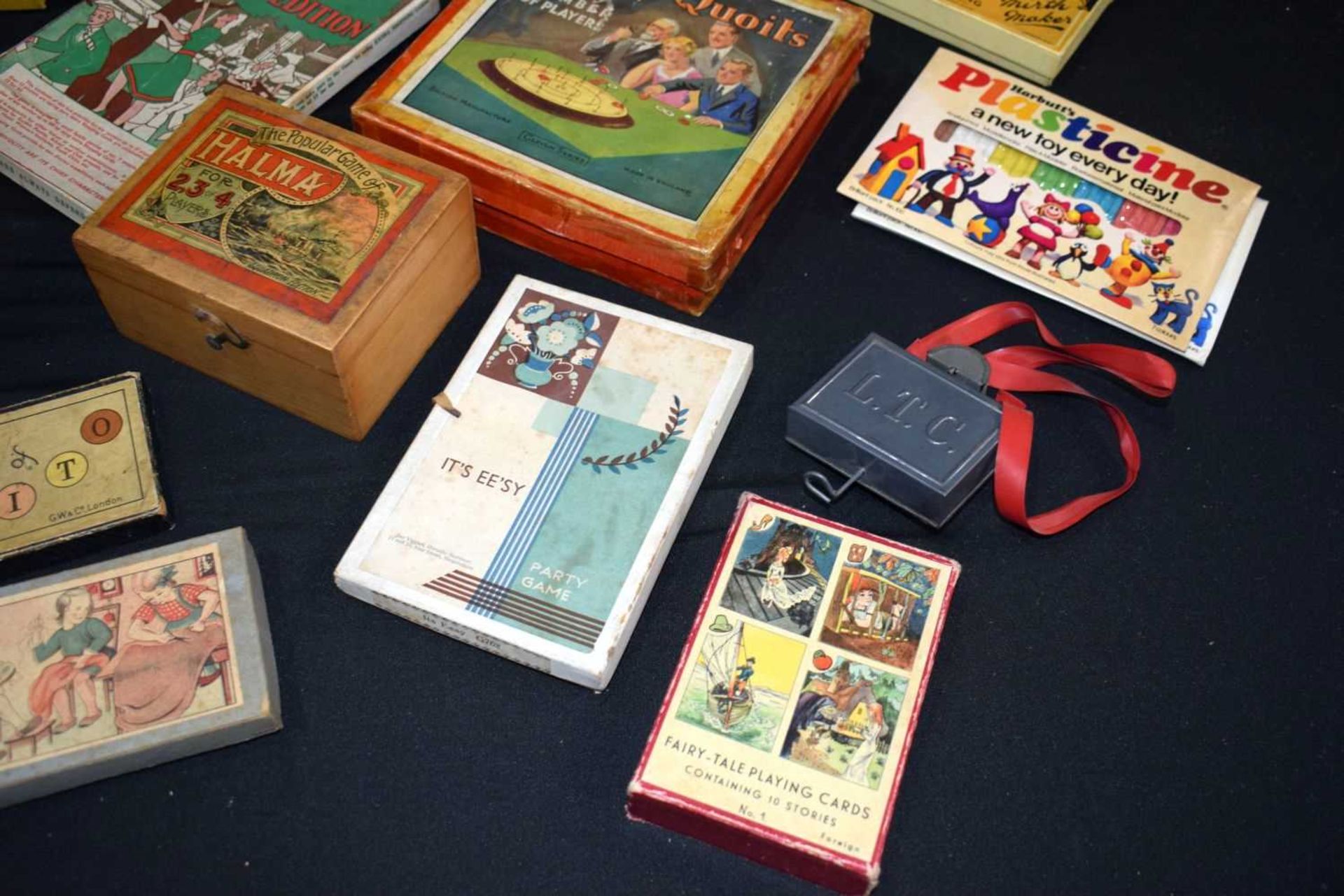 A collection of Vintage games and toys (Qty). - Image 4 of 5