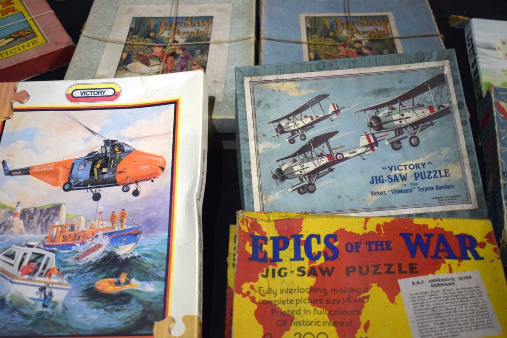 A collection of boxed Vintage jigsaw puzzles 15 cm. - Image 5 of 6