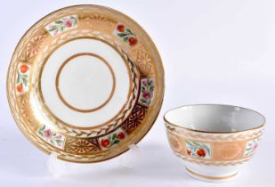 A LATE 18TH CENTURY WORCESTER TEABOWL AND SAUCER painted with floral panels and gilt motifs. 12 cm