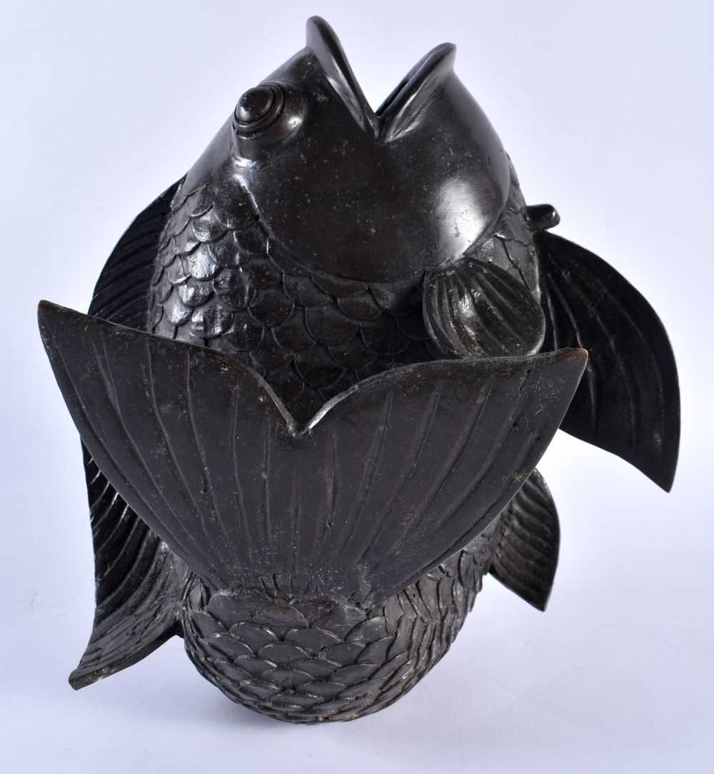 A LARGE LATE 19TH CENTURY JAPANESE MEIJI PERIOD BRONZE CARP VASE of naturalistic form. 26 cm x 18 - Image 3 of 6