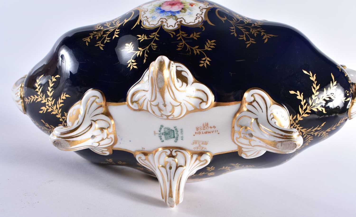 Late 19th early 20th century Coalport two handled boat shaped vase decorated with two gilt panels - Image 5 of 5