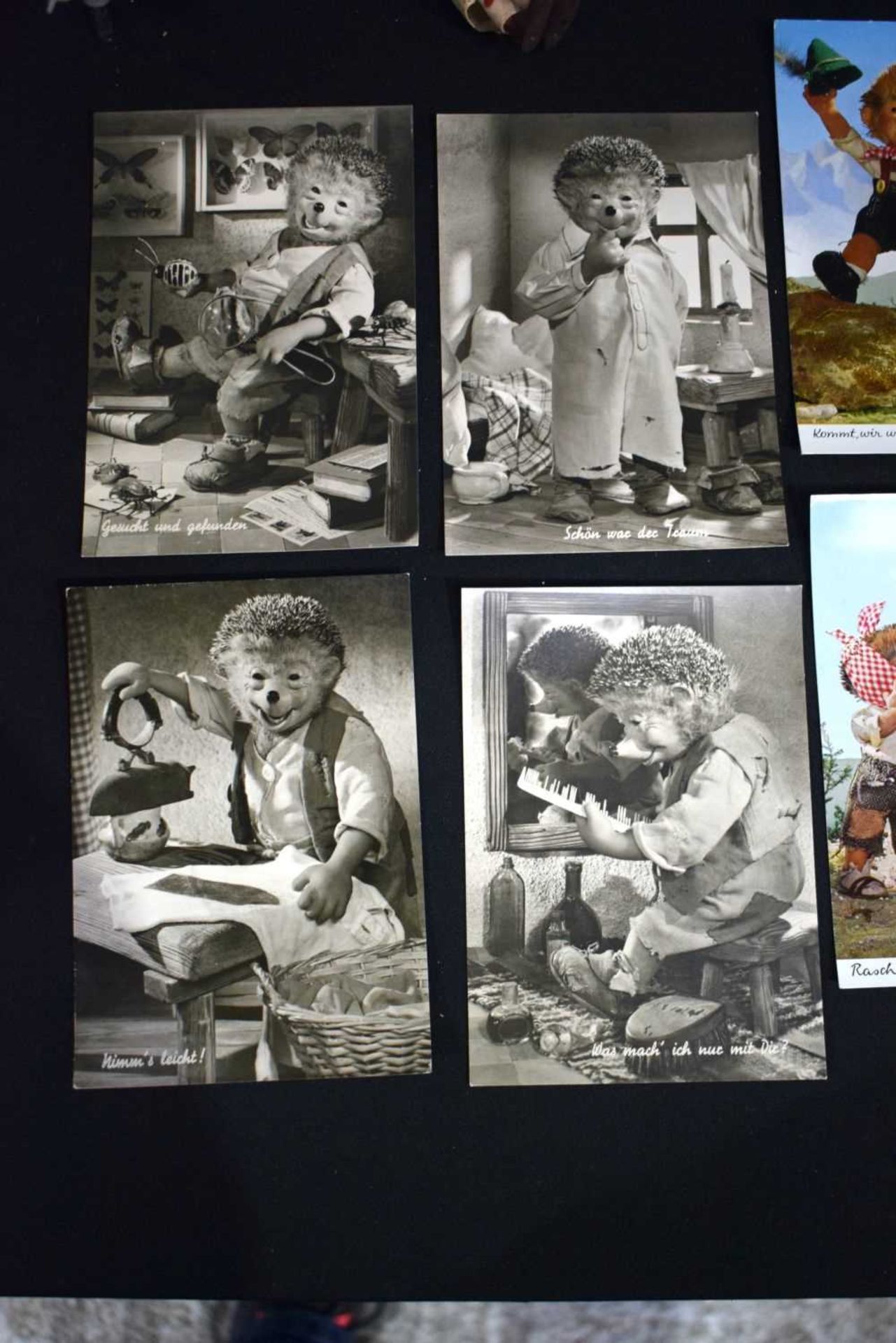 A collection of Steiff Mecki figures together with a set of Mecki postcards (28) - Image 7 of 9