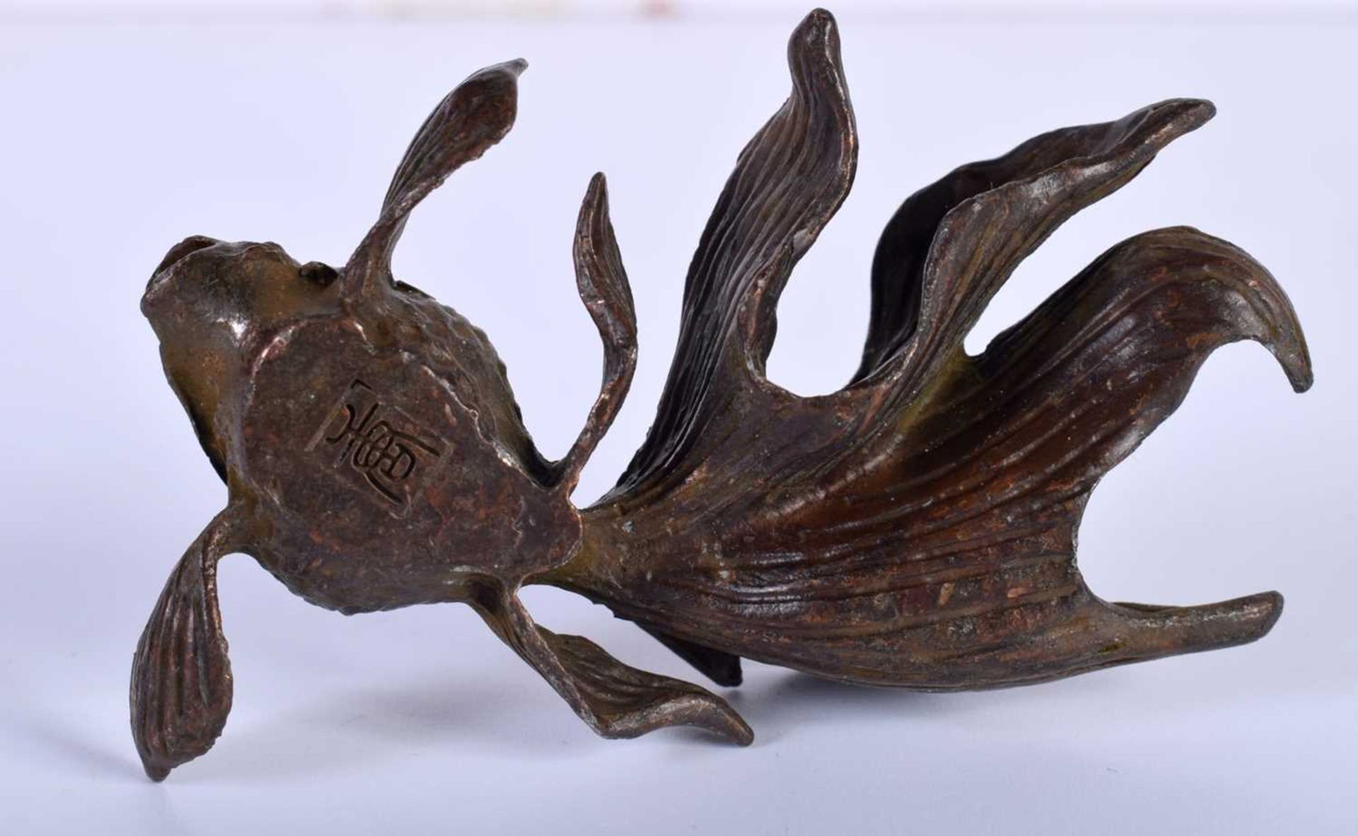 A Japanese Bronze of a Betta Fish. 8.2cm x 5cm x 3cm. Weight 108.2g - Image 4 of 4