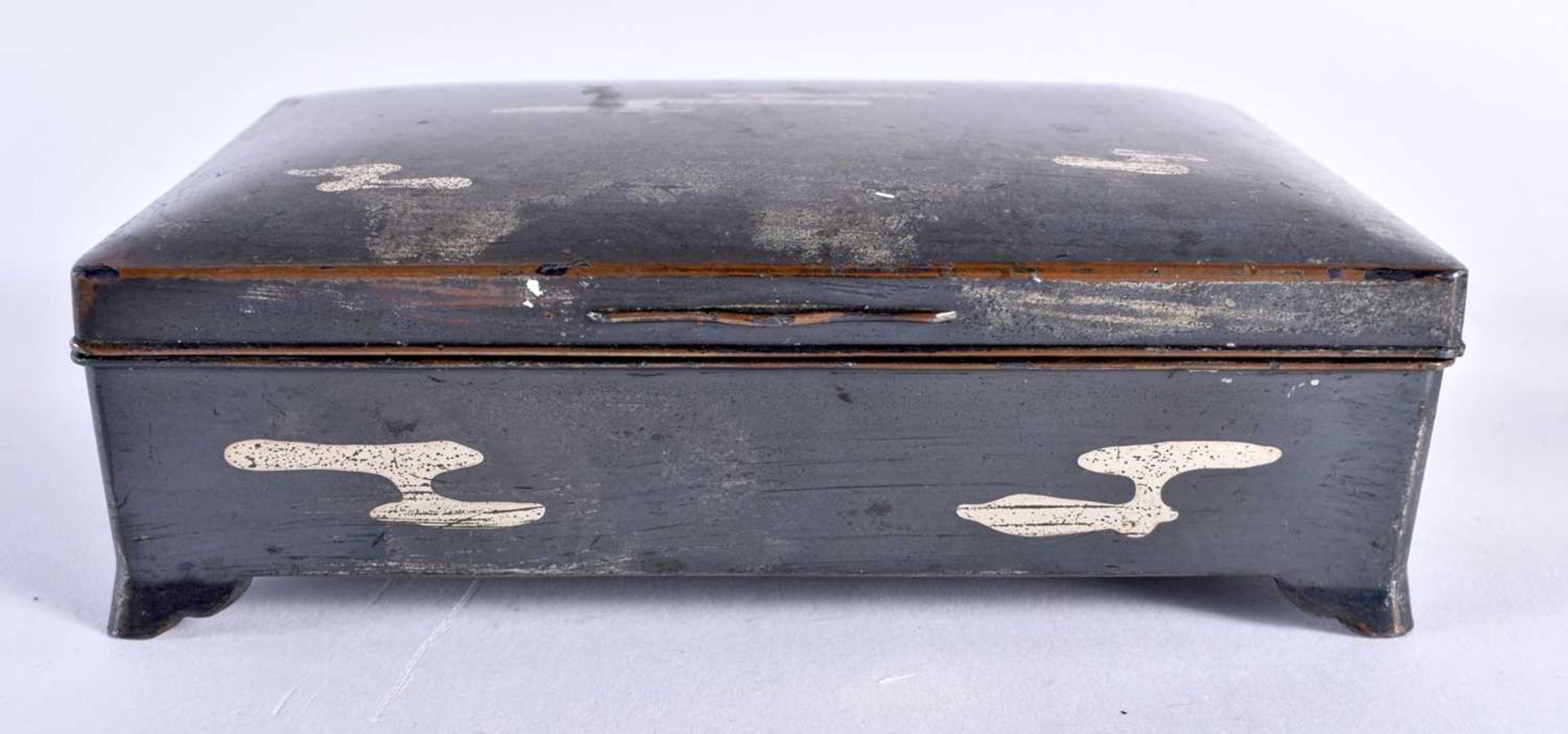 AN EARLY 20TH CENTURY JAPANESE MEIJI PERIOD SILVER INLAID MIXED METAL CASKET together with a - Image 2 of 8