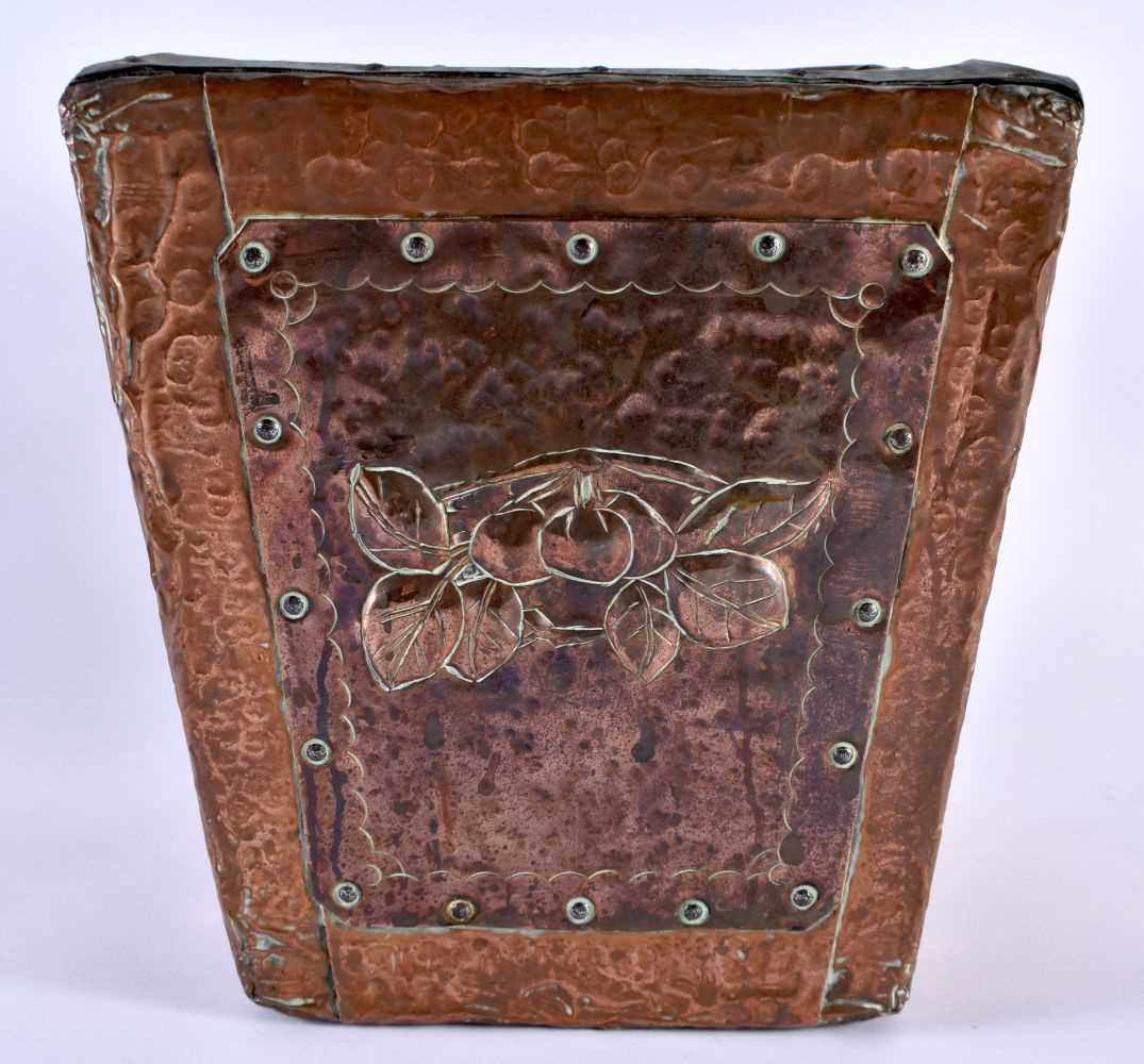 A CHARMING ARTS AND CRAFTS COPPER LINED LEAD PLANTER of unusual proportions. 19 cm x 16 cm.