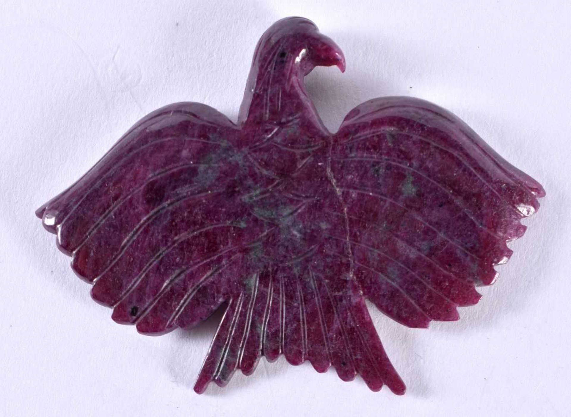 A Hardstone (possibly Ruby) carving of an Eagle. 6.1cm x 4.5cm, weight 15.2g - Image 2 of 2