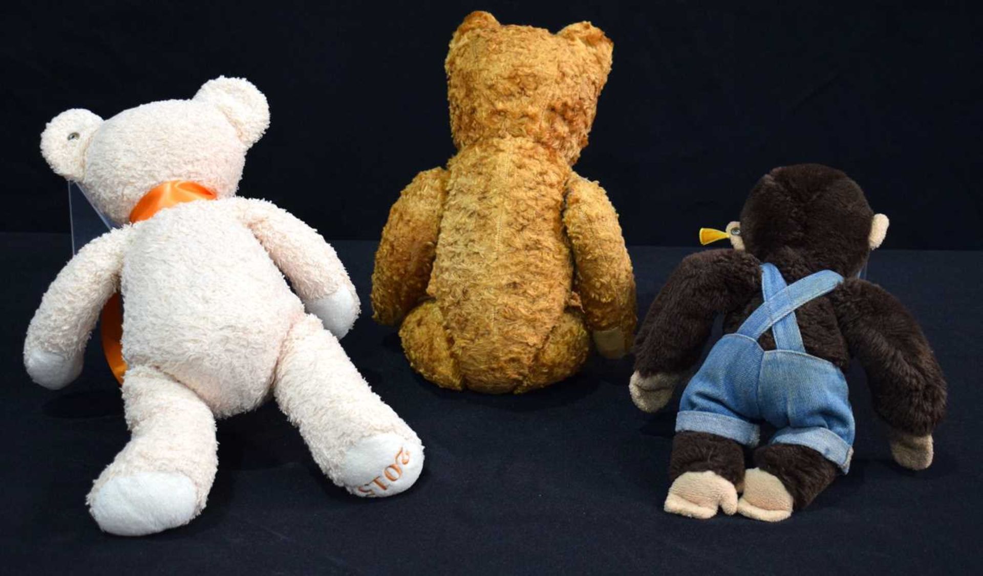 A Steiff Cosy year bear 2015 together with a Steiff monkey and another Teddy 43 cm (3). - Image 4 of 4