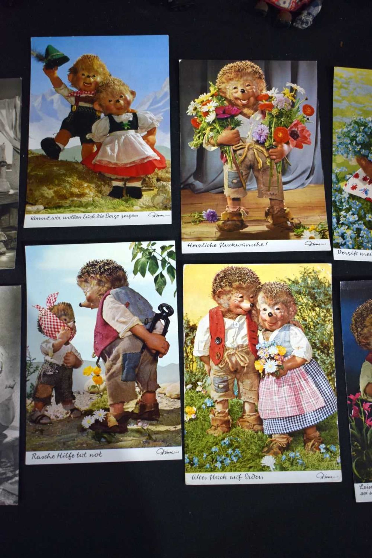 A collection of Steiff Mecki figures together with a set of Mecki postcards (28) - Image 8 of 9