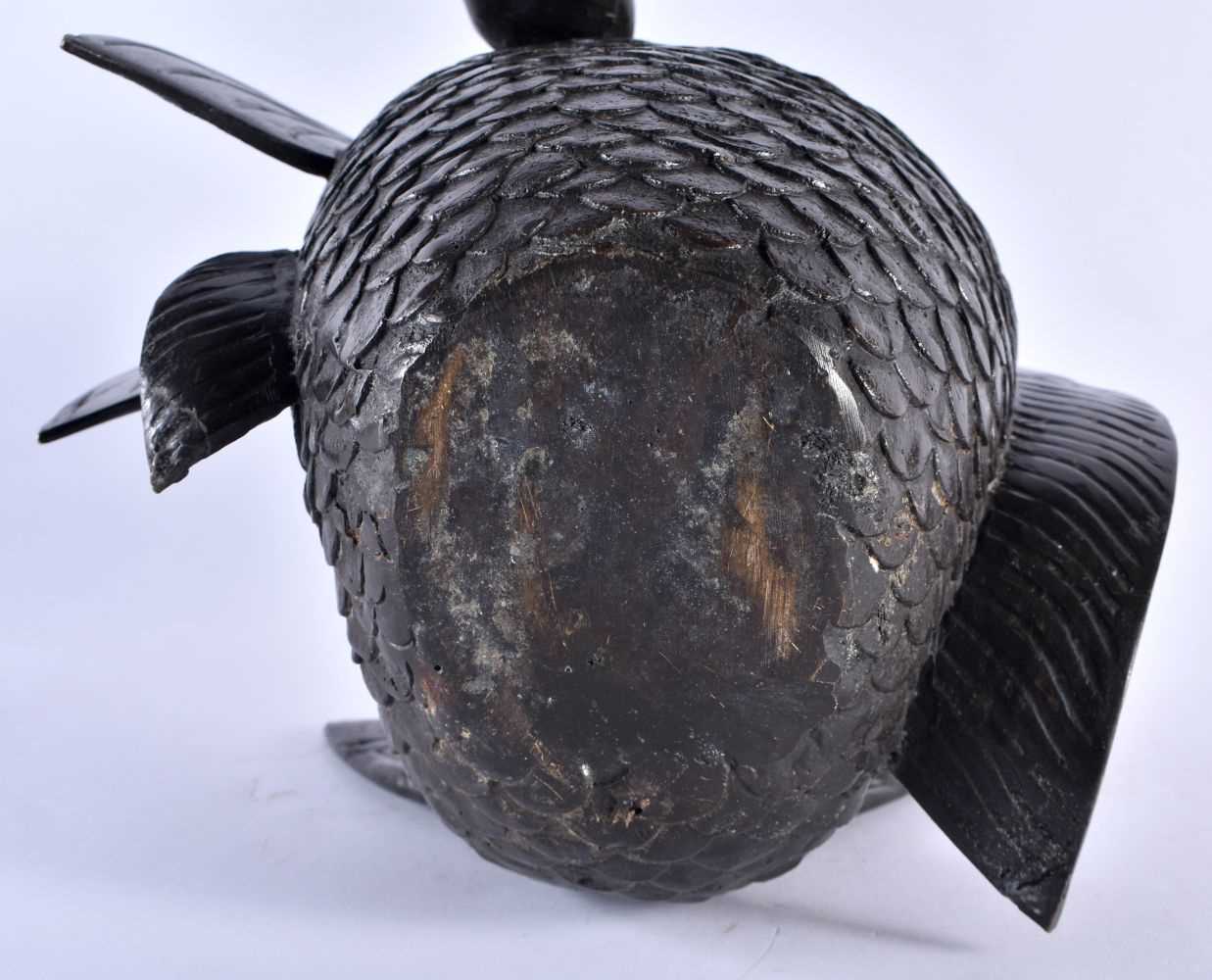 A LARGE LATE 19TH CENTURY JAPANESE MEIJI PERIOD BRONZE CARP VASE of naturalistic form. 26 cm x 18 - Image 6 of 6