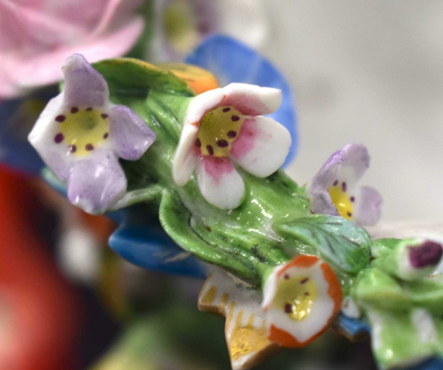 Mid 19th century beautiful English porcelain basket the pierced sides and over handle painted in - Image 12 of 12