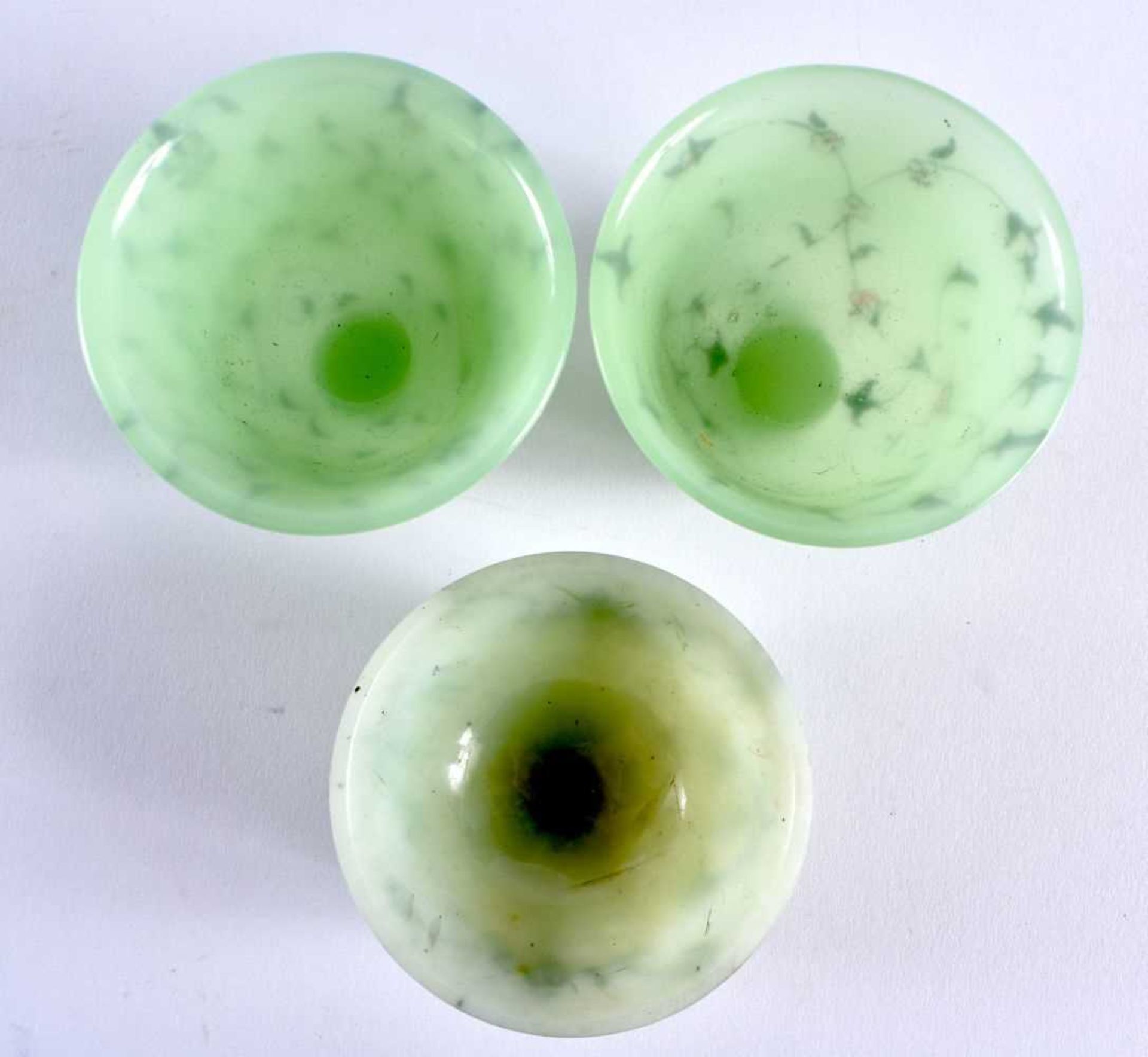 A MIDDLE EASTERN ISLAMIC JADE TEABOWL together with two other bowls. Largest 6 cm diameter. (3) - Image 5 of 6
