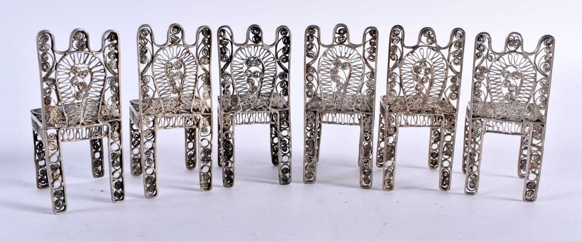 Twelve Pieces of Silver Filigree Dollhouse Miniature Furniture. Largest 9.8cm x 6.5cm x 3.5cm. 239 - Image 3 of 7