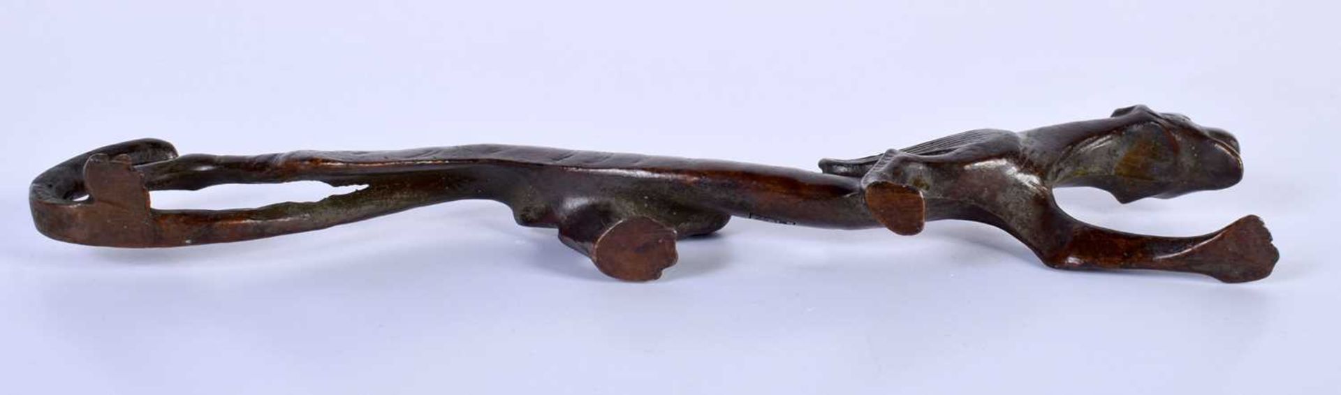 A Japanese Bronze Scroll Weight in the form of a Prowling Tiger 18cm x 4cm x 1.5cm, Weight 166.8g - Image 4 of 4