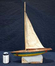 A Scottish Ailsa wooden pond yacht 47 cm