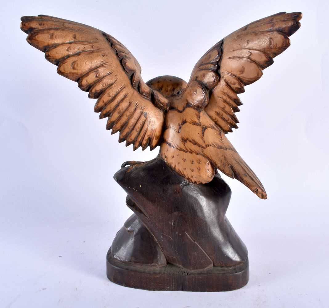 AN ANTIQUE BAVARIAN BLACK FOREST CARVED WOOD HAWK. 21 cm x 13 cm. - Image 3 of 5