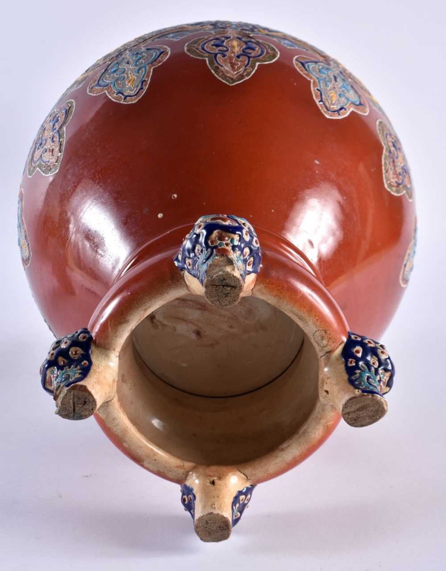 A LARGE 19TH CENTURY JAPANESE MEIJI PERIOD TWIN HANDLED SATSUMA VASE enamelled with motifs, with - Image 5 of 5