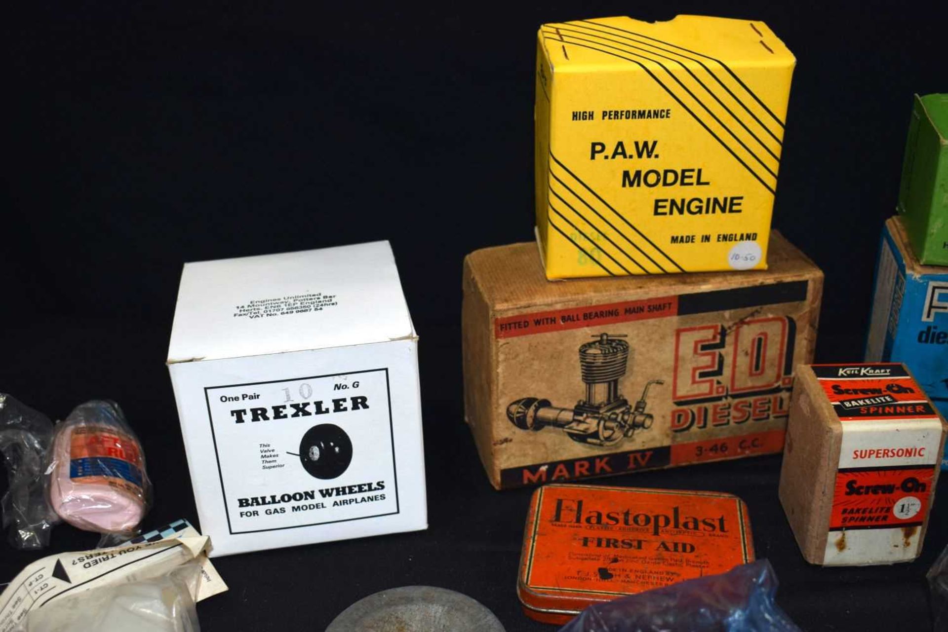 A collection of Model aircraft engines and parts (Qty) - Image 2 of 23