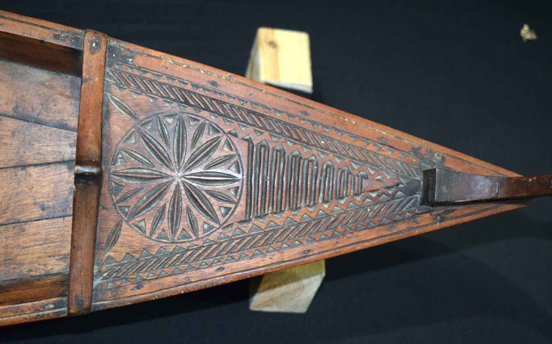 A 19th carved wood model of a Viking Longboat 144 x 24 - Image 4 of 6