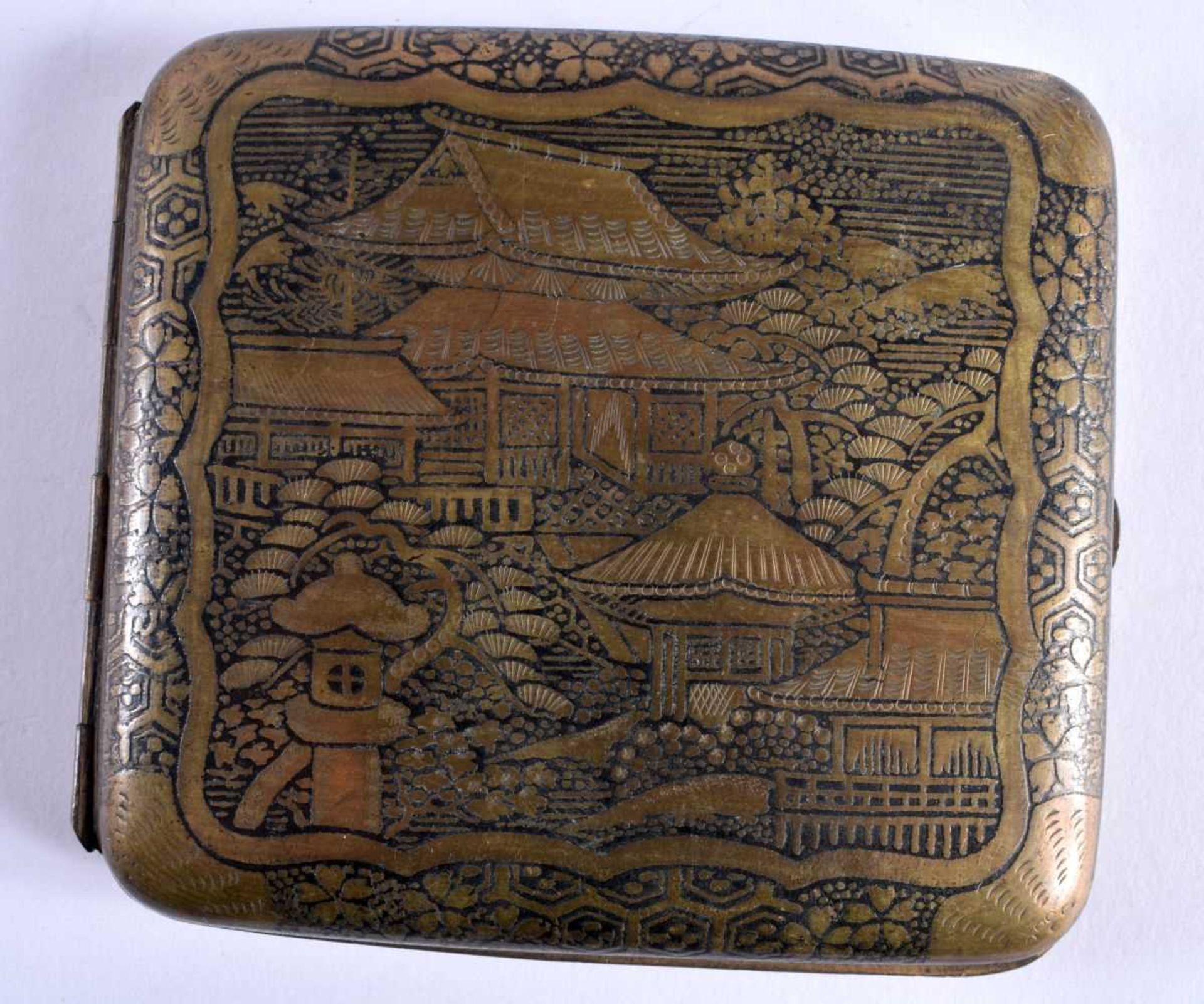 A LATE 19TH CENTURY JAPANESE MEIJI PERIOD KOMAI STYLE CASE. 84.4 grams. 9 cm square.