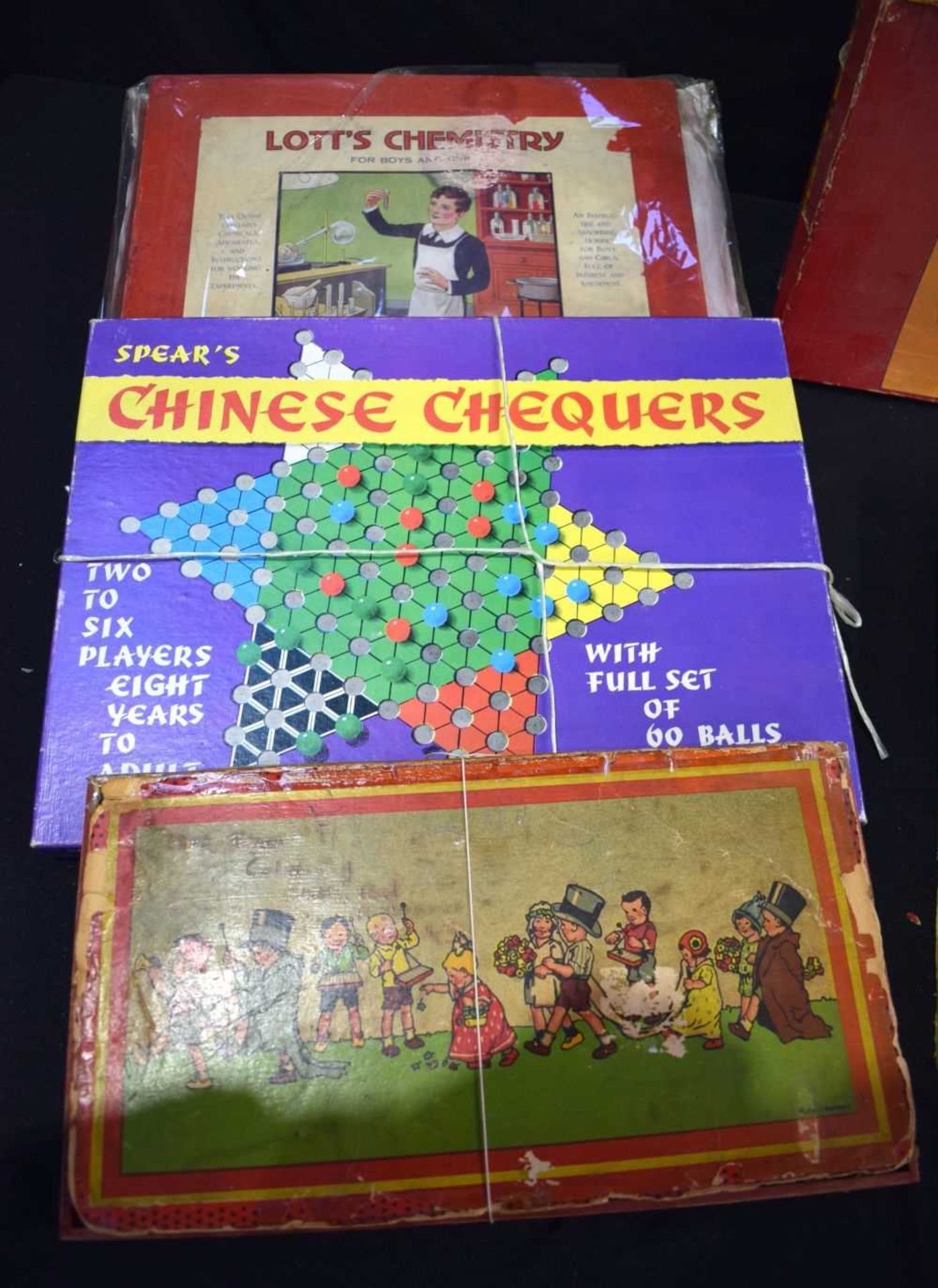 A collection of vintage games and a Micky Mouse boxed Toy Lantern toy - Image 2 of 4