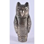 AN UNUSUAL SOUTHEAST ASIAN WHITE METAL OWL BOX AND COVER. 99 grams. 11.5 cm x 5 cm.