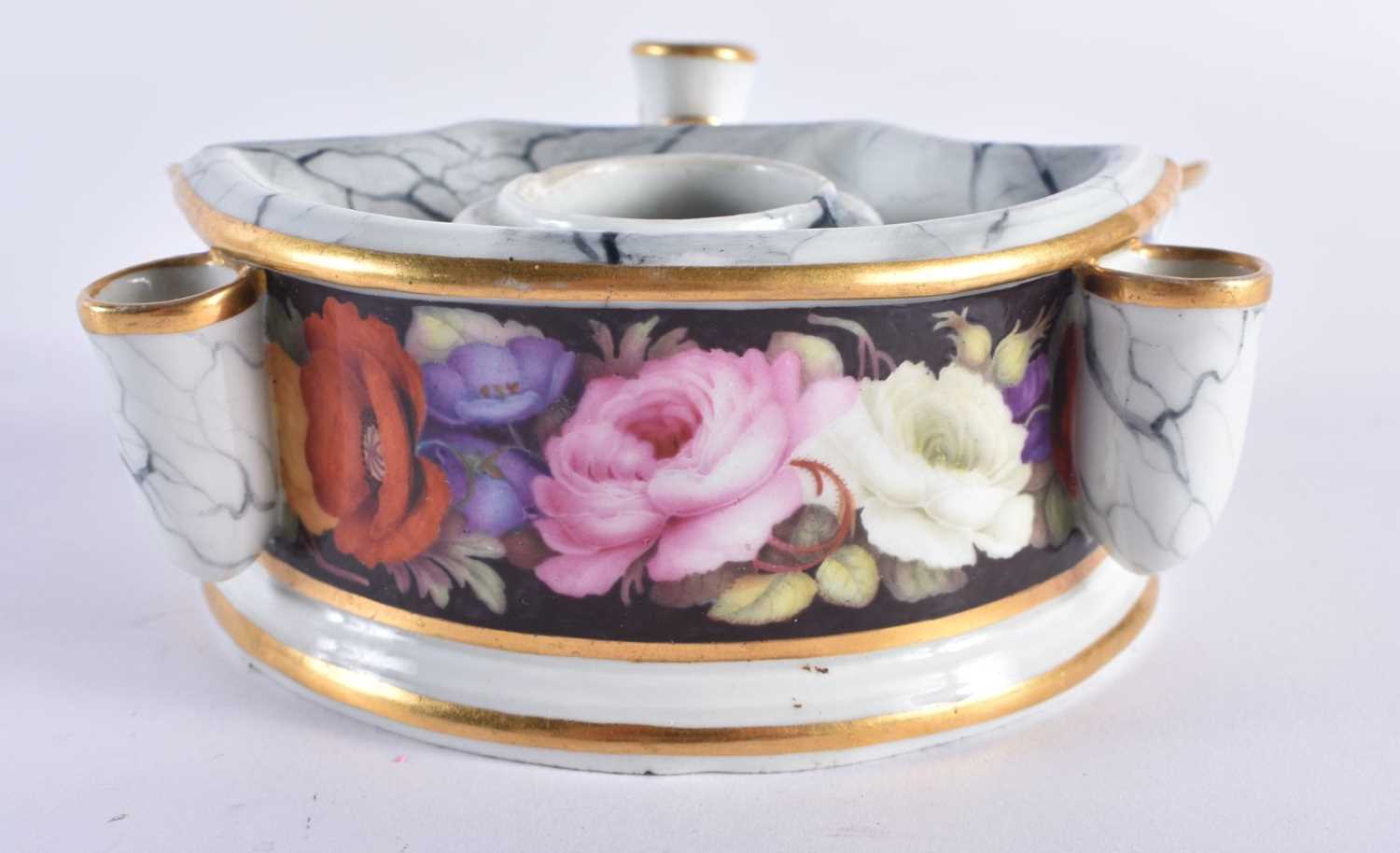 Early 19th century Flight Barr inkstand, cover and liner the curved front with roses, the top with a