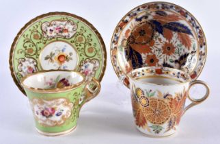 TWO EARLY 19TH CENTURY CHAMBERLAINS WORCESTER CUPS AND SAUCERS one painted with imari foliage, the