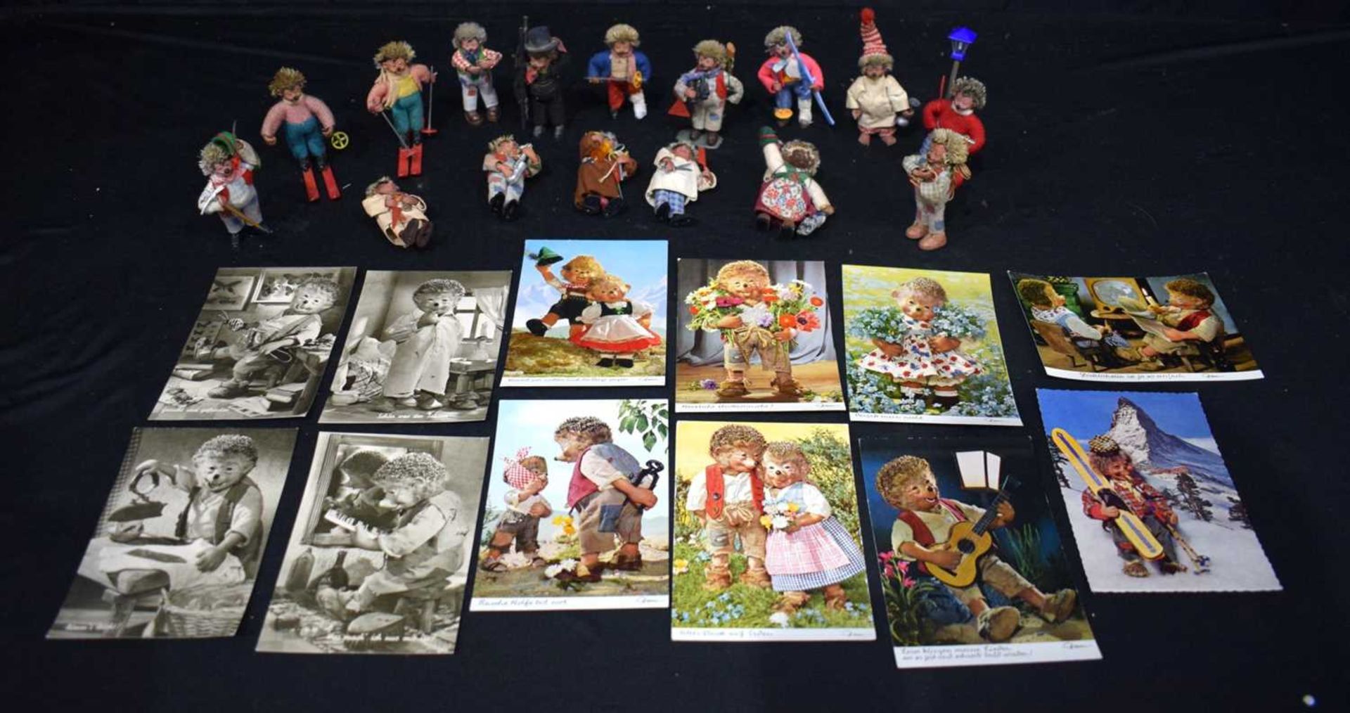 A collection of Steiff Mecki figures together with a set of Mecki postcards (28)