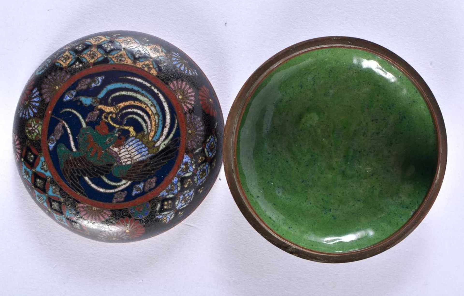 A 19TH CENTURY JAPANESE MEIJI PERIOD CLOISONNE ENAMEL BOX AND COVER decorated with a phoenix bird. - Image 3 of 4