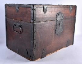 A VERY RARE EARLY 18TH CENTURY CONTINENTAL TRAVELLING DECANTER BOX possibly Maritime related,