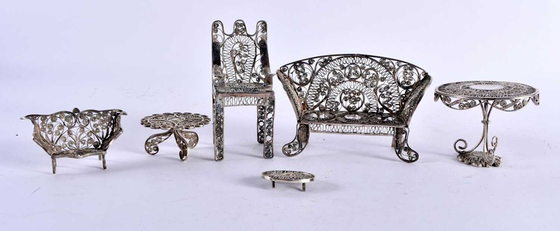 Twelve Pieces of Silver Filigree Dollhouse Miniature Furniture. Largest 9.8cm x 6.5cm x 3.5cm. 239 - Image 5 of 7