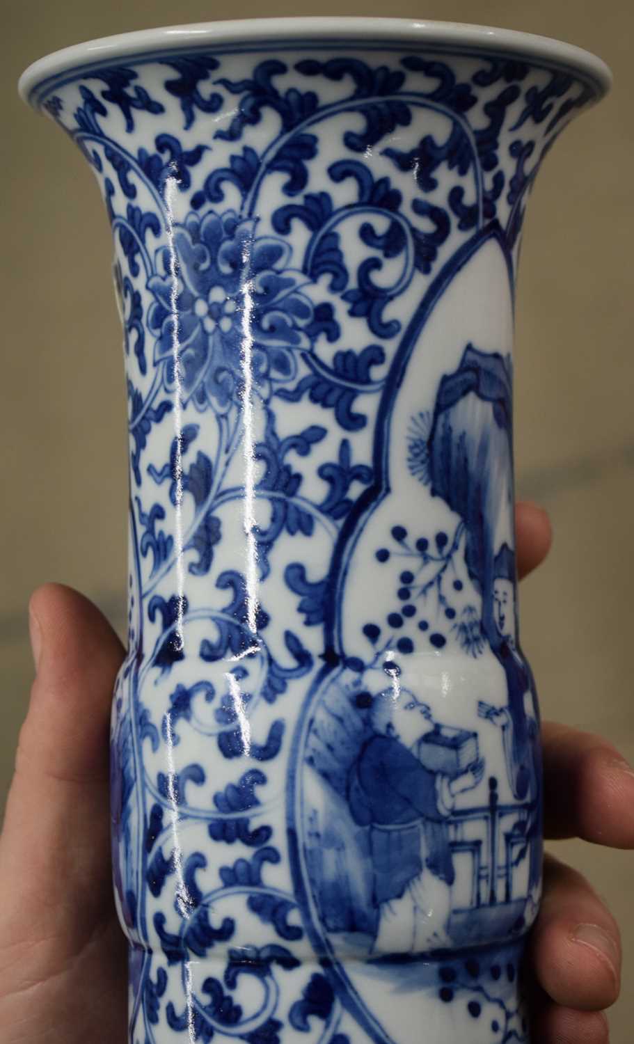 A PAIR OF 19TH CENTURY CHINESE BLUE AND WHITE PORCELAIN VASES Qing. 26 cm high. - Image 6 of 22