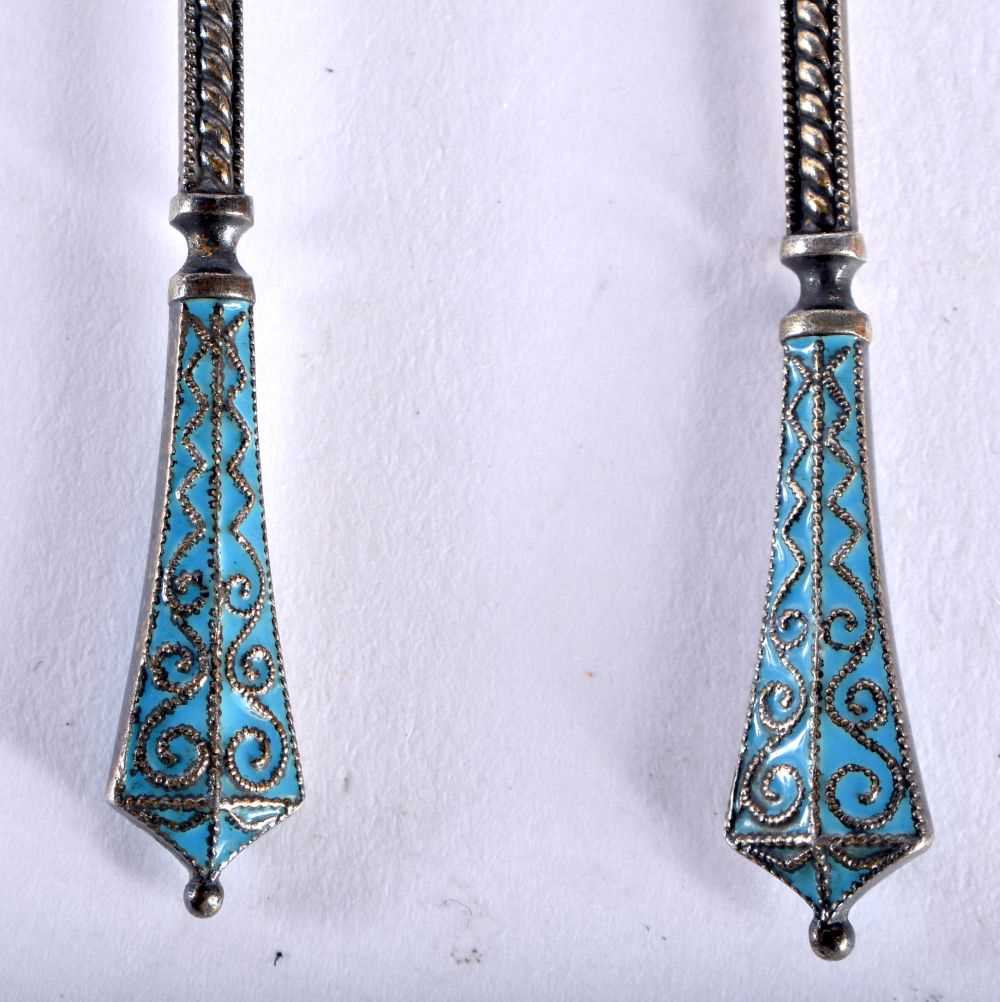 A SET OF SIX CONTINENTAL SILVER AND ENAMEL SPOONS. 52 grams. 9.5 cm long. (6) - Image 3 of 17
