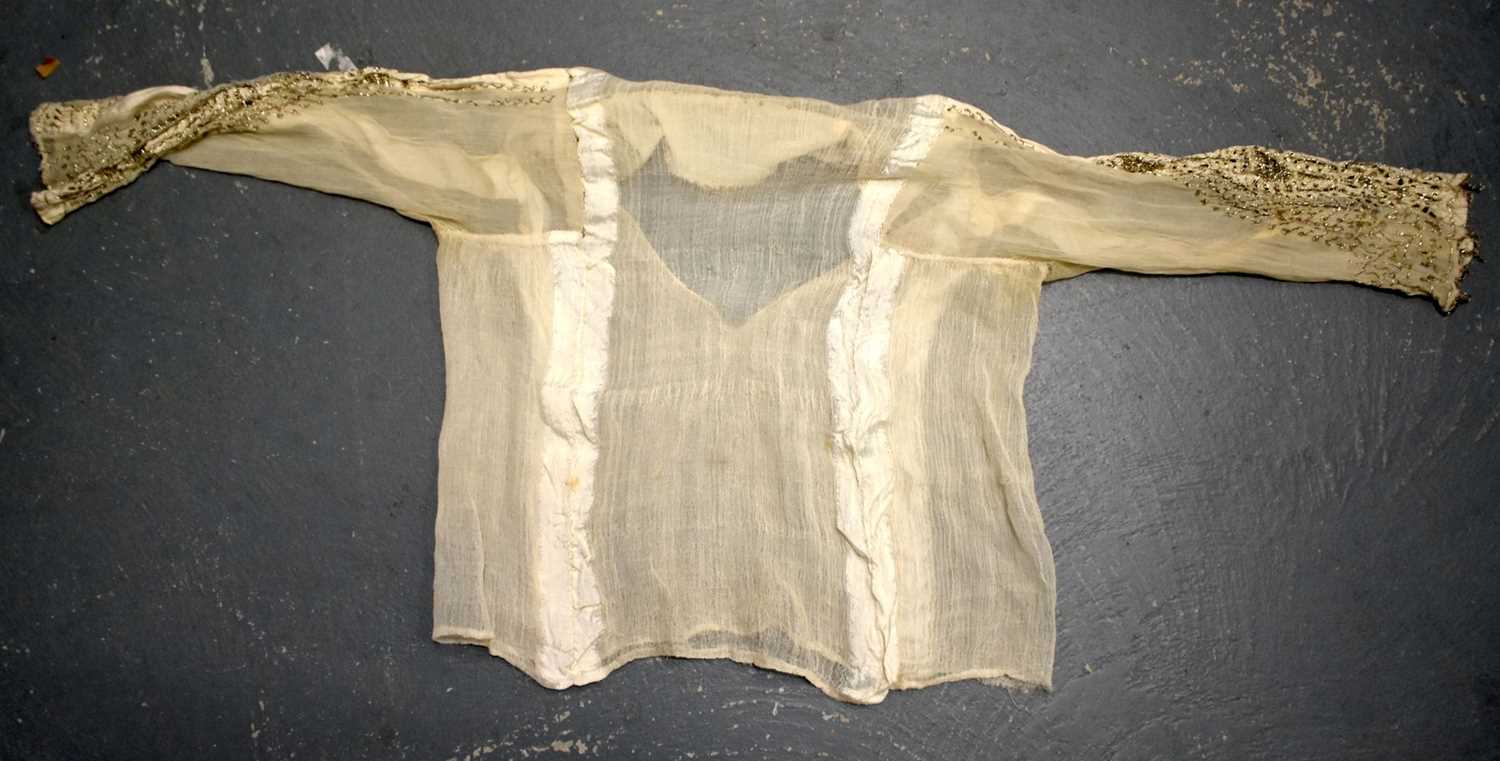 A 19TH CENTURY MIDDLE EASTERN TURKISH OTTOMAN SILK JACKET with silk inner liner (2) 45 cm wide ( - Image 24 of 24