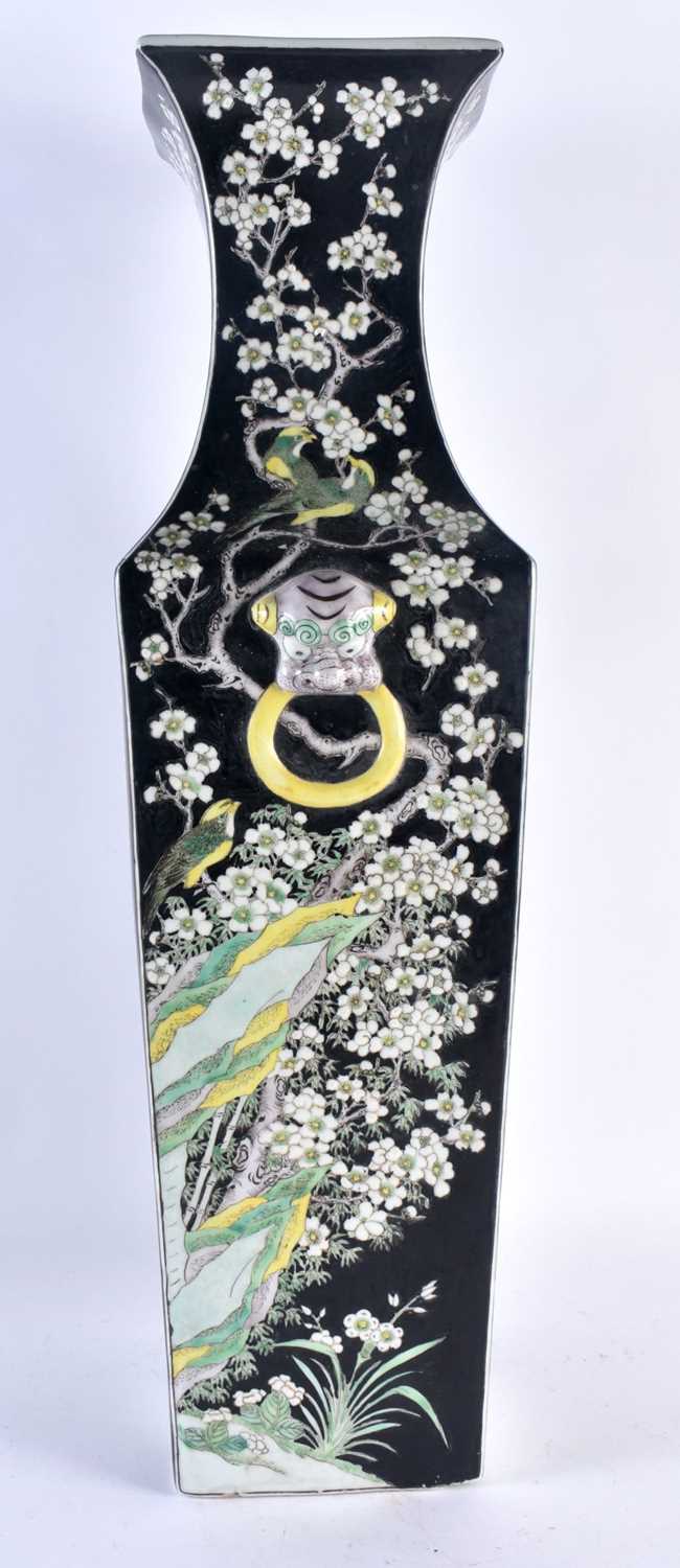 A LARGE EARLY 20TH CENTURY CHINESE FAMILLE NOIRE PORCELAIN VASE Late Qing/Republic. 63 cm high. - Image 2 of 4