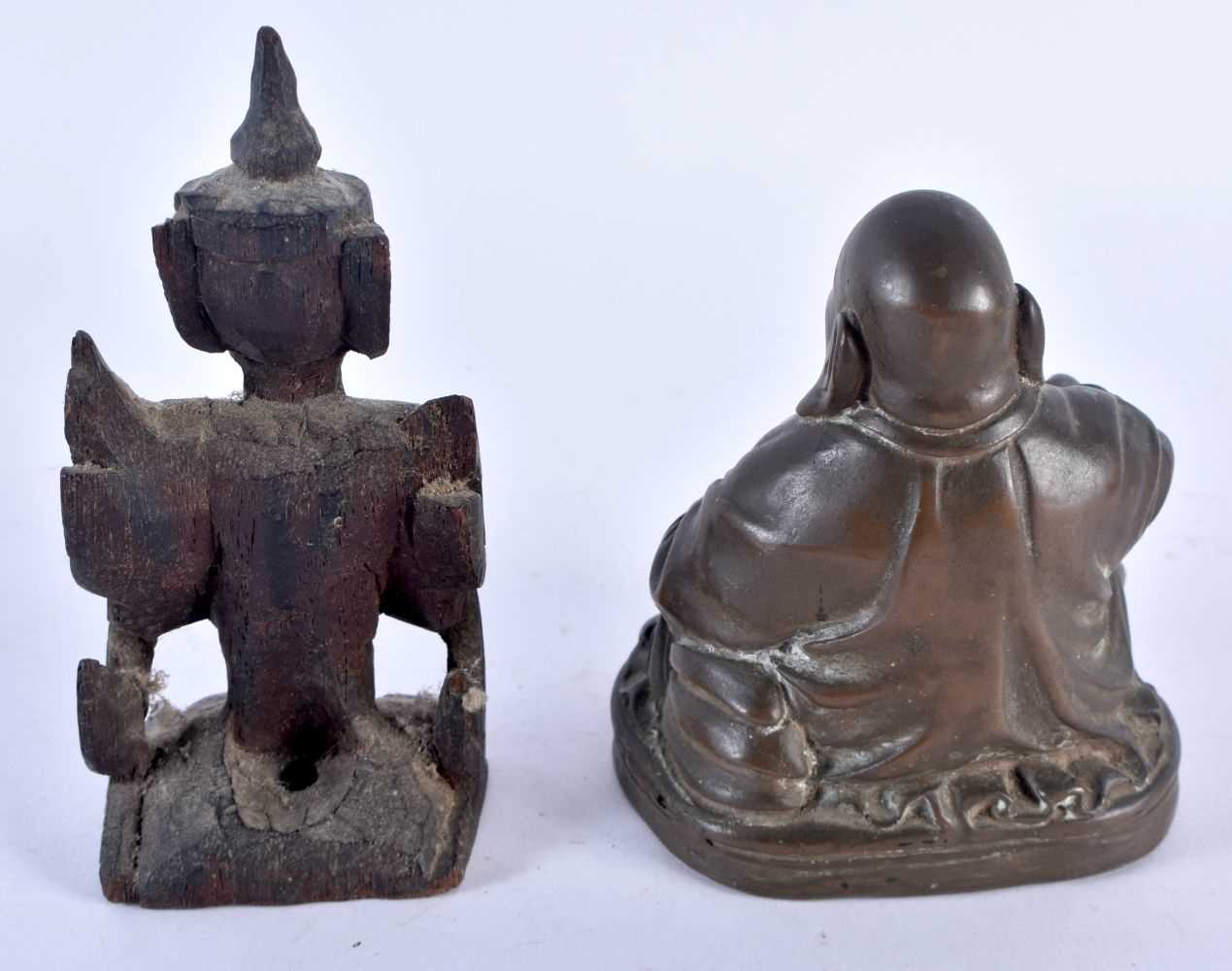 A GROUP OF CHINESE AND TIBETAN ITEMS. Largest 17 cm high. (5) - Image 5 of 9