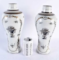 A LARGE PAIR OF 18TH CENTURY CHINESE EXPORT PORCELAIN VASES Qianlong. 33 cm high.